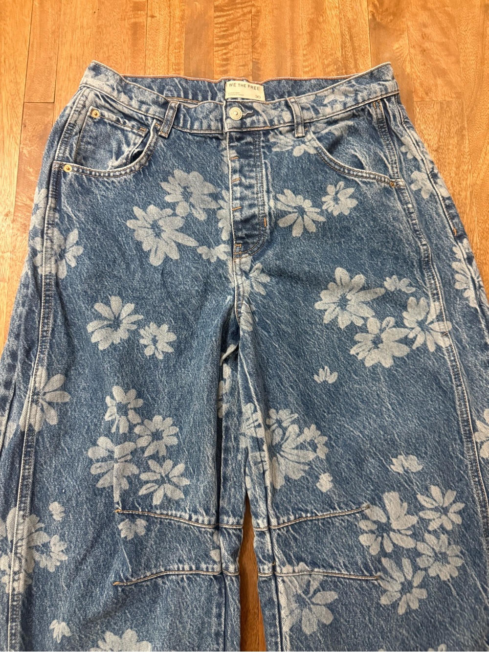 We The Free Good Luck Daisy Printed Denim Barrel Leg Jeans 30 - Picture 5 of 10